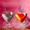 BestAlice 2 bicchieri da cocktail in vetro Martini, 240 ml, creativi, a forma di cuore, con cannuccia, vetro di cristallo per la casa, succo di frutta, bar, feste, strisce