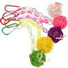 Yardwe 5 Giochi da Mordere per Pappagallini con Palline Rattan Mano e Strisce Appese Accessori Decorativi e Interattivi per Gabbie Uccelli e Pappagalli
