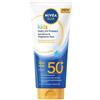 NIVEA SUN Kids Protezione solare UV quotidiana SPF 50+ - Crema solare per bambini per viso e corpo - Extra resistente all'acqua e al sudore - Pantenolo, vitamine C & E - senza profumo - Pelle