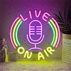 YuoGdhSIa Live On Air Insegna Neon,Microfono Neon LED Room Decor per Party Studio di Streaming Live Studio di Registrazione,On Air Luci LED Regalo Colorati per Blogger Uomini Donne USB Powered（12.6*12.6）