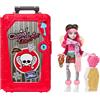 Monster High Segreti da Brivido - Cupid Asteria Destinazione: Vacanza da brivido in baita, set con bambola, valigia con vestiti e 19 accessori a sorpresa inclusi, 4+ anni, JMG66
