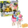BLUEY Giochi Preziosi Personaggio e Cavallo con criniera Multicolor Dotato di Sella e Sgabello per Salita Come Accessorio per Bambini a Partire da 3 Anni, BLY12200