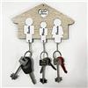 Fitwish MP CREATIVE SRL Portachiavi in Legno a Forma di Casa.Idea Regalo Perfetto per Lui e Lei,Natale e San Valentino,Ideale per Decorare la Casa Personalizzato con nomi(3 posti Color legno-Bianco)