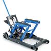 STIX SATV-1500 Sollevatore idraulico moto, ATV e quad, 680 kg | Bracci gommati scanalati e anelli integrati per cinghie di ancoraggio; ruote e impugnatura facilitano lo spostamento.