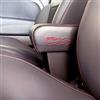 Wood Company Bracciolo Premium Compatibile con 500 RESTYLING (2015-2025) e 500 Hybrid Sport (2015-2025) in Eco Pelle Nera con Ricamo Rosso sul Fianco e Cuciture Rosse. Grande portaoggetti