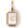 SINGULARU - Charm Personalizzato Letter Madreperla. Iniziale in Ottone con Finitura Placcata Oro 18 Kt. Ciondolo con Lettera e Dettagli in Madreperla. Gioielli da Donna. Lettera C