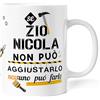 Caribu design Tazza Personalizzata Nonno Papà Zio con Nome - Se lui non può aggiustarlo nessuno può farlo - Idea Regalo Originale Mug per Festa dei Nonni Papà Compleanno Natale Pensione (Bianco V3)