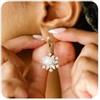 Macachii Orecchini Natalizi Donna | Fiocco di Neve per Natale, Pendente in Rame con Zircone Cubico per Donne e Ragazze | Ipoallergenici, Gioielli Festivi Brillanti, Ganci in Argento 925/Oro 14K