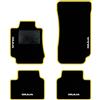 QUEMAR Tappetini Auto compatibili con Alfa Romeo Giulia dal 2016 / Kit Tappeti Moquette e Gomma su Misura (Set 2 Anteriori + 2 Posteriori) / Ricami e Colori Personalizzati (Bordo Giallo, 4 Ricami)