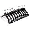 Mainetti Appendini per Capispalla, Cappotti, Abiti Pesanti, Grucce in Plastica, Resistenti, con Finitura Antigraffio, Made in Italy, Set di 10 Pezzi, Nero Lucido con Gancio Nero, Taglia 40cm