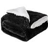 IlGruppone Coperta Plaid in Pile Sherpa Invernale, Morbida e Calda,440 Gr/Mq Coperta Pelosa Tinta Unita Con Lavorazione Divano in Finta Pelliccia - Nero - Plaid 127x152