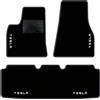 QUEMAR Tappetini Auto compatibili con Tesla Model S 2012-2021 / Kit Tappeti Moquette e Gomma su Misura (Set 2 Anteriori + 1 Posteriore) / Ricami e Colori Personalizzati (Bordo Antracite, 4 Ricami)