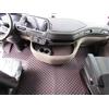 Generic Tappetini per camion + tappetino per cruscotto con guida a sinistra progettati per adattarsi a DAF XF 106 2021+ EURO 7 AUTOMAT 2 sedili pneumatici FILI ROSSI Ecopelle