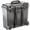 PELI Storm IM2435 Waterproof Top Loader Case con impugnatura telescopica, Resistente all'acqua e alla polvere, Capacità di 29L, Prodotto in USA, Con Inserto in schiuma personalizzabile, Colore Nero