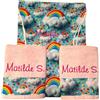 AmiAmarena Set asilo personalizzato. Set asilo 3 pezzi in 100% cotone. 2 asciugamani per bambini e sacca per asilo con nome ricamato (Arcobaleno, Multicolore)