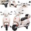 sun baby Moto elettrica per bambini Vespa, Motocicletta con ruote e sedile in plastica, bagagliaio, lettore MP3, presa AUX USD MicroSD (Bianco)