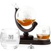 Maverton Decanter per Whisky in vetro - incisione personalizzata - Caraffa a forma di mappamondo da 850 ml + 2 bicchieri da whisky - regalo uomo - nobile