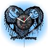 Viiluuxr Orologio da Parete in Vinile Romance Gotico, 30 cm, LED USB | Coppia scheletrica dentro un cuore; per salotto. LED USB; alimentatore e pila AA esclusi