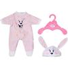 BABY born Bunny Tutina 834473 - Tutina con stampa a coniglietto con cappello abbinato per bambole da 43 cm - Bambola non inclusa - Adatto per bambini da 3+ anni