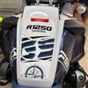 BLACK DOVES GRAPHICS Adesivo 3D Protezione Serbatoio Tank Pad compatibile con/sostitutivo per BMW Motorrad R 1250 GS ADVETURE Trophy dal 2022 al 2023 (Bianco-Blu)