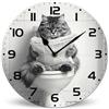 Horienteeon Orologio da parete in legno con motivo gatto che legge il giornale, 25 cm, funziona a batteria, senza ticchettio, decorazione fattoria, per bagno, bagno, WC, WC