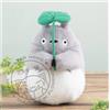SUN ARROW Studio Ghibli - Totoro Plush Dondoko - Totoro con la sua foglia - 19,5x30,5x30,5