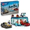 LEGO City Autolavaggio Drive-In Giocattolo - Include 2 Modellini di Auto, Funzione di Lavaggio e 4 Minifigure con Accessori - Idea Regalo di Compleanno per Bambini da 6 Anni in su - 60497