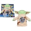 Mattel Star Wars The Mandalorian e Grogu - Grogu Baby Abbracci, peluche con gli occhi che si aprono ispirato al film, ricamo sul petto e corpo e mani morbide in tessuto, 3+ anni, JKN44