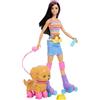 Barbie - Cucciolo sui pattini, set con bambola dai capelli castani e cucciolo, guinzaglio e pattini coordinati, include occhiali da sole e accessori per animali, JMJ45
