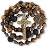 Nazareth Store Rosari per uomini, collana di rosario cattolica, collana con perle di occhio di tigre e croce di rosario resistente, in una scatola regalo portatile (St. Benedict)