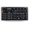 Novation Peak di Novation, sintetizzatore polifonico senza tastiera ad otto voci con due LFO per voce, matrice di modulazione a 16 posizioni, tre punti di distorsione analogica ed effetti digitali.