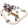 Hape Pista miniera con gru magnetica - Circuito per trenino giocattolo con binari in legno, gru, miniera e passaggio a livello adatta dai 3 anni