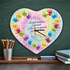 Generico Orologio da parete in legno Personalizzato ''MANINE CON NOMI'' idea regalo di classe fine anno scolastico Maestra asilo nido, scuola materna, elementare infanzia e primaria (CUORE)