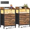 Hzuaneri Comodini Set di 2, con Luci LED e Stazione di Ricarica, Tavolino con 3 Cassetti in Tessuto, con Porte USB e Presa Type-C, Comodini per Camera da Letto, Soggiorno, Marrone Vintage e Nero