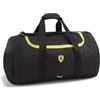 PUMA Borsone della squadra PUMA Scuderia Ferrari 2024 PUMA NERO - Taglia unica | Scomparti pratici, design del team, ideale per viaggi e giornate in pista, Prodotto ufficiale con licenza