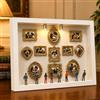 SilverChry DIY Mini Museum Silhouette Box, Micro Museo Fai Da Te con 11 Mini Cornici Museo Dorate, Scatola Portaoggetti con Figure in Miniatura, Regalo per San Valentino, Matrimonio e Anniversario (Bianco)