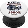 Please Be Patient With Me Im From The 19 Per favore sii paziente con me Sono dal 1900 divertente PopSockets PopGrip Adesivo