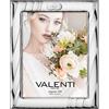 Valenti Argenti Cornice portafoto di Valenti. Cornice portafoto in Argento Laminato e Retro in Legno con FEDI idale per Regalo Nozze. Le Dimensioni Sono 15x20 cm. La referenza è 51076 4XL