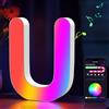Cpeelsdo Lettere Luminoso APP Controllo, RGB Luci LED di Lettera Alfabeto con USB, Figura a Lettere Luce per Decorazione e Atmosfera, Luci Notturne Scrivania, Compleanni, Matrimoni, Vetrine - U