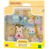 EPOCH GAMES Sylvanian Families - Amici dell`Asilo - A Passeggio ? Set di 2 Bebe con Zaino, Cappello e Accessori,Epoch,Eta 3+