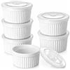 QinyOulhause Set di 6 Stampi per Soufflè 240ml 8oz Pirottini per Creme Brulee Mini Ciotole in Ceramica,Resistenti al Forno,Cocotte in Porcellana per crème brûlée,soufflé e dessert,Bianco (Con coperchio)