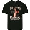 Gildan Inginocchiarsi Alla Croce Bandiera USA Gesù God Uomo Cotone Leggero T-Shirt