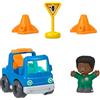 Fisher-Price Little People - Soccorso stradale, set per il gioco immaginativo con personaggio, carro attrezzi a spinta e 3 segnali stradali inclusi, 1+ anni, JMT87