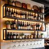 AUSKLEZU Portabottiglie da Parete con Luce LED Calda - Portabottiglie Vino da Parete Industriale Verticale a 4 Livelli, Bottigliera da Parete con Supporto Calici per Bar, Cucina (150CM)