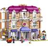 LEGO Friends 42704 Grand Hotel di Heartlake City, Giocattolo con 6 Mini Bambolin