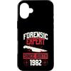 True Crime Merch for Investigative Crime Custodia per iPhone 16 Plus Esperto forense dalla nascita 1982 Compleanno a tema crimine vero