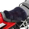 MotoCoverz Adventure - Cuscino per sella in pelle di pecora, in vera pelle di pecora, cuscino imbottito in schiuma per lunghe pedalate, vestibilità universale, design antiscivolo (blu navy)