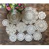 MINDPLUS Set di 12 Centrini all'Uncinetto a Mano Centrini in Pizzo all'Uncinetto in Cotone Tovaglietta 10-25cm Rotondi Beige Vintage matrimonio Tea Party(12 pezzi beige)