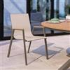 DEGHI Sedia da esterno con braccioli effetto legno miele in alluminio e textilene tortora - Carioca Wood
