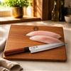 KAI/Palatina Werkstatt KAI Seki Magoroku Redwood Yanagiba - Coltello per sushi, 21 cm, esclusivo coltello professionale giapponese con lama in acciaio inox, con tagliere in legno di quercia massiccio, 30 x 20 cm, set